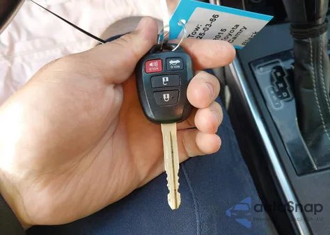 2015 Toyota Camry Se z USA, uszkodzony, nr VIN 4T1BF1FKXFU053128